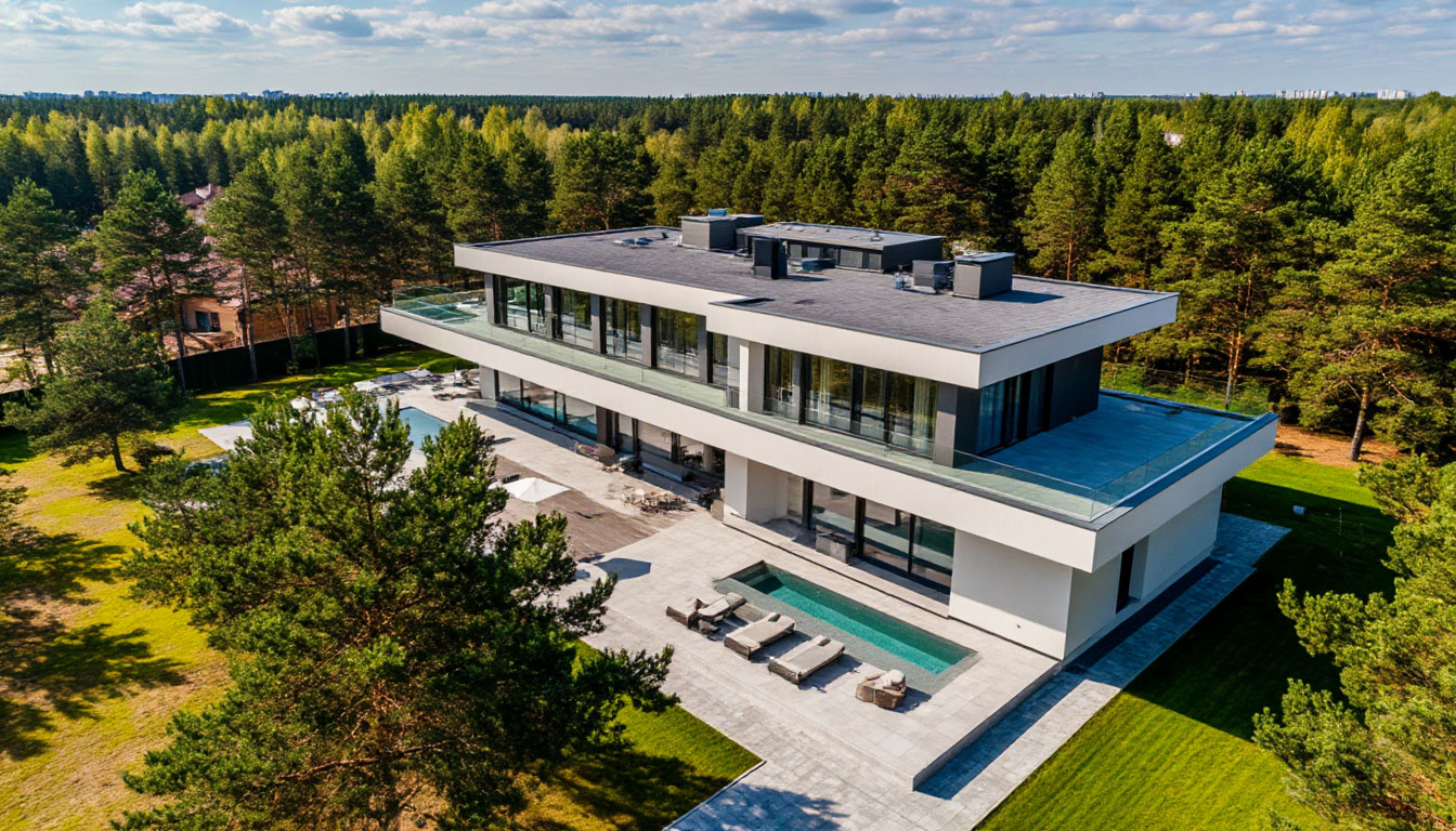 Элитный участок с бассейном в Подмосковной Истре